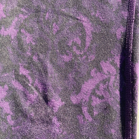 Lululemon leggings, purple and black, size 4 - Picture 5 of 12